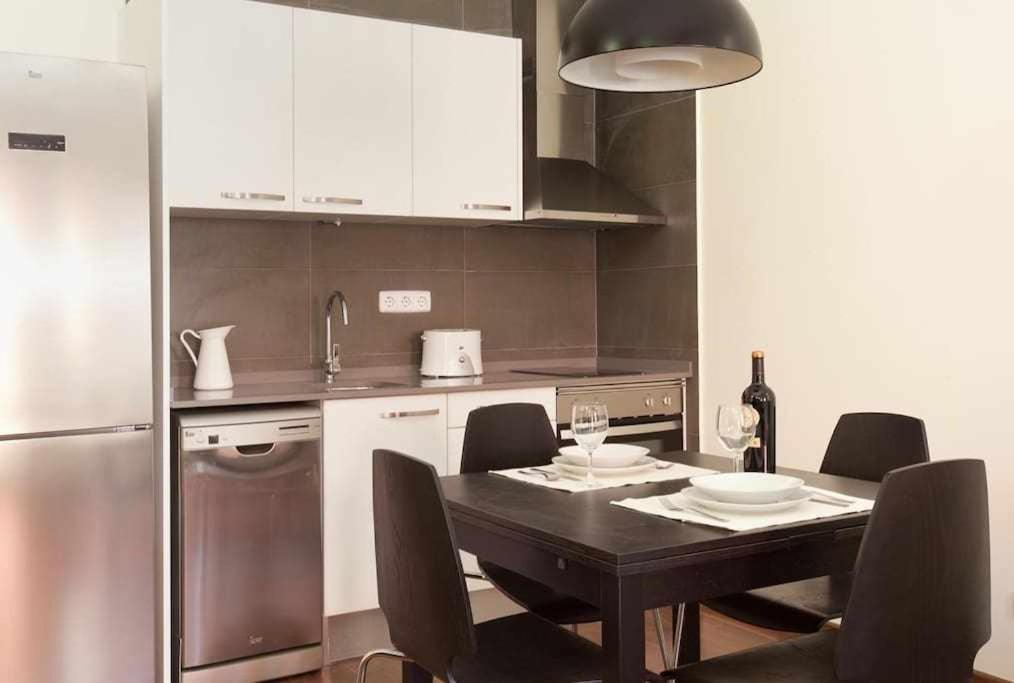 Apart Centrico Con Terraza En Gracia Barcelona Exterior photo