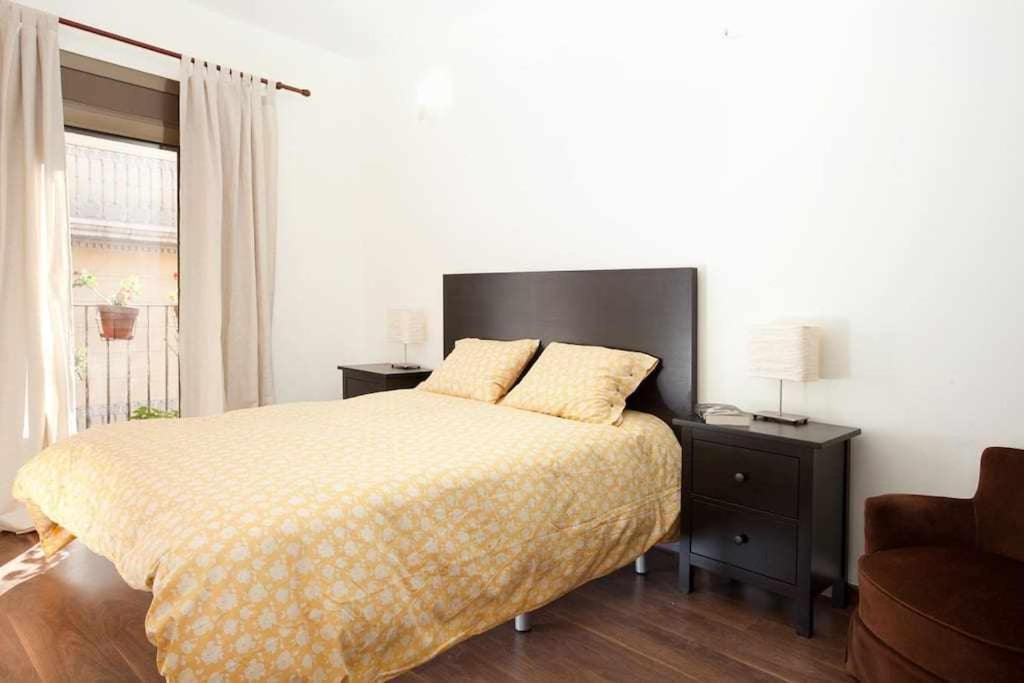 Apart Centrico Con Terraza En Gracia Barcelona Exterior photo